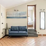 Lucca Walls Nearby: Modern Apt With Parking!