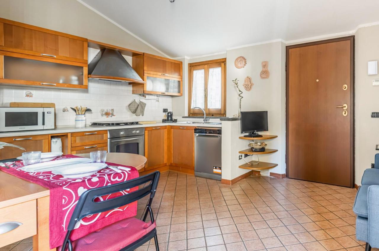 Walls Nearby: Modern Apt With Parking! *